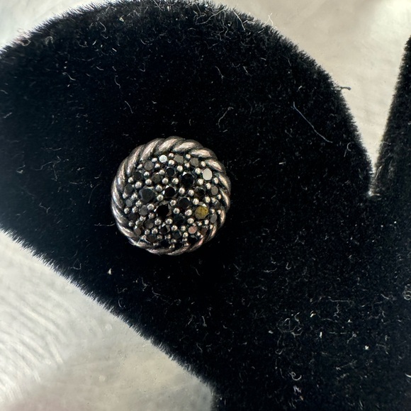 David Yurman sterling silver studs with black pave diamonds. comes with dust bag - Picture 2 of 4